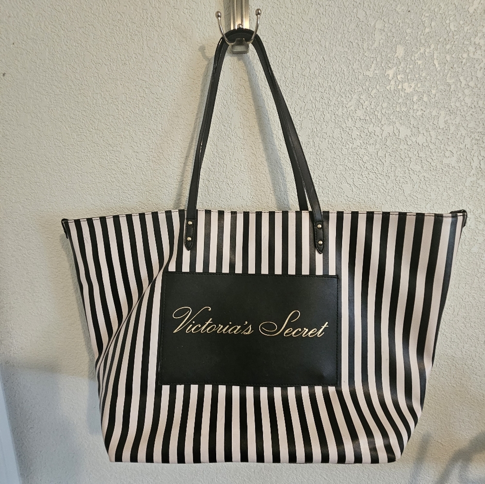 Victoria Secrets large striped tote, no defects, great condition, everyday use